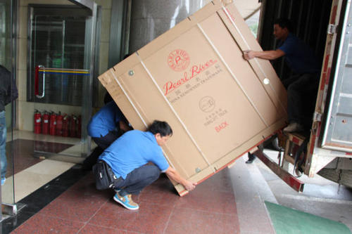 海伦钢琴贵重工艺品无忧运